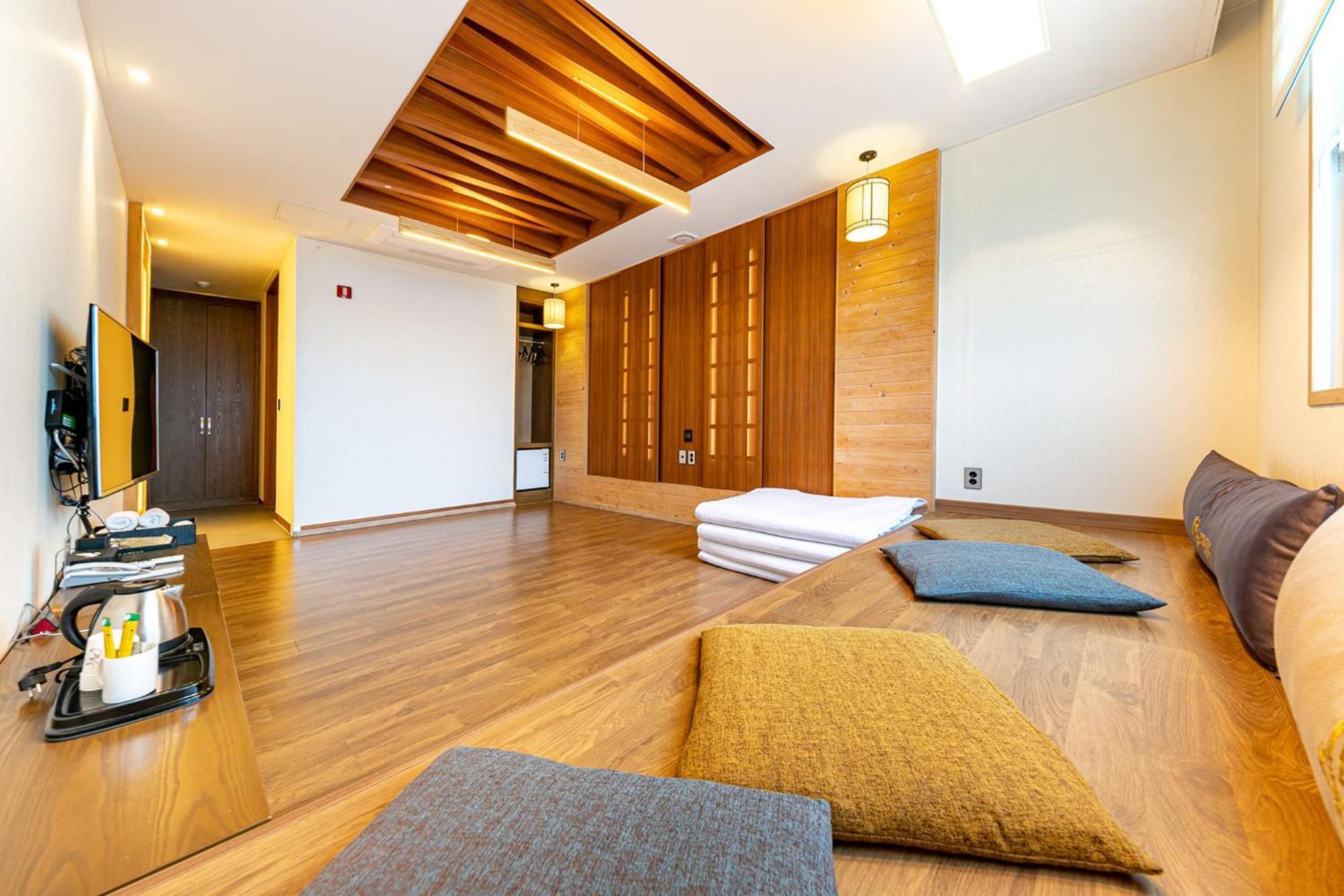 Yeosu Stay Hotel Habitación foto