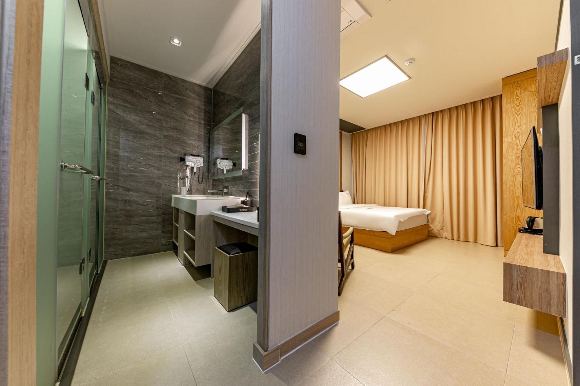 Yeosu Stay Hotel Habitación foto