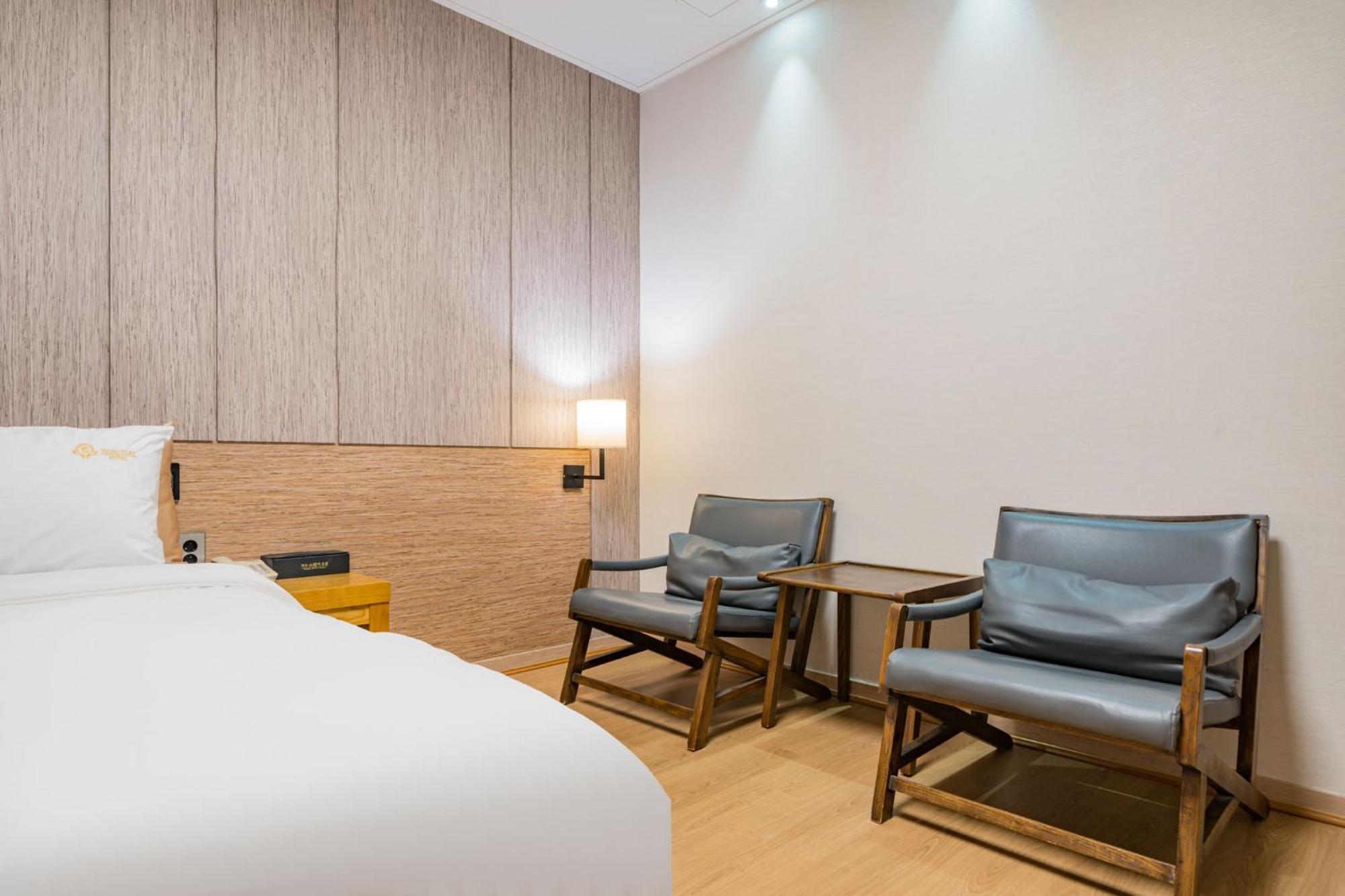 Yeosu Stay Hotel Habitación foto