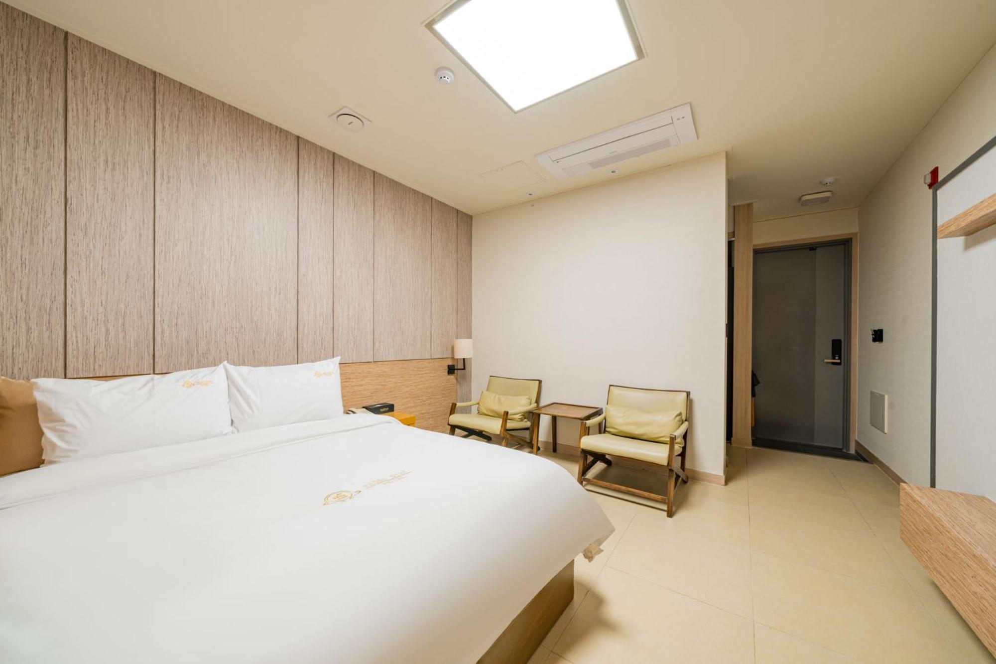 Yeosu Stay Hotel Habitación foto