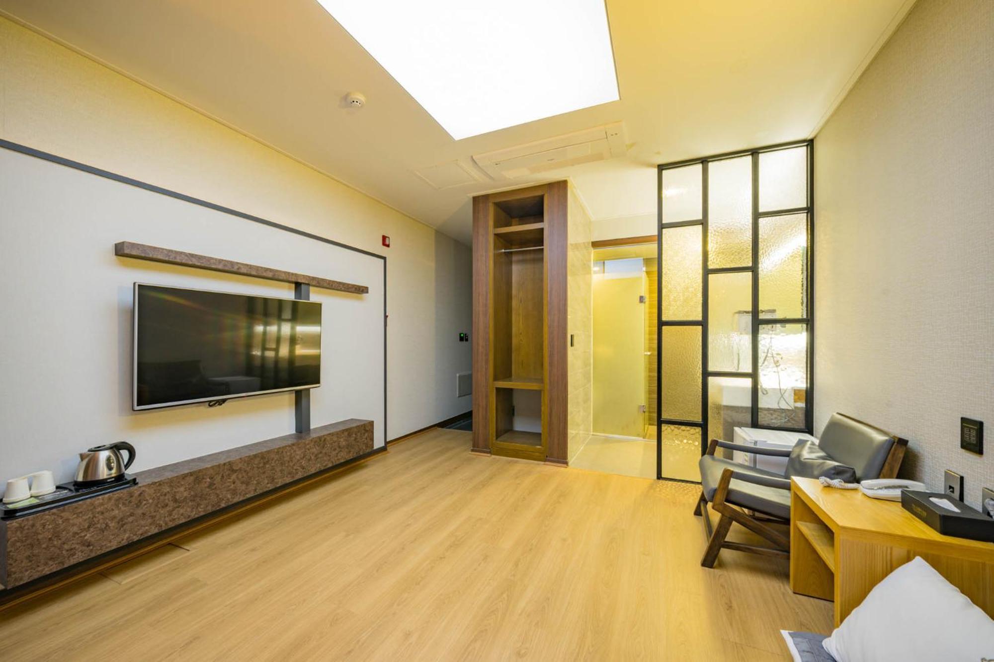 Yeosu Stay Hotel Habitación foto